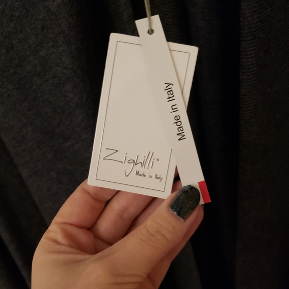 Shall/poncho - Picture 3 of 3